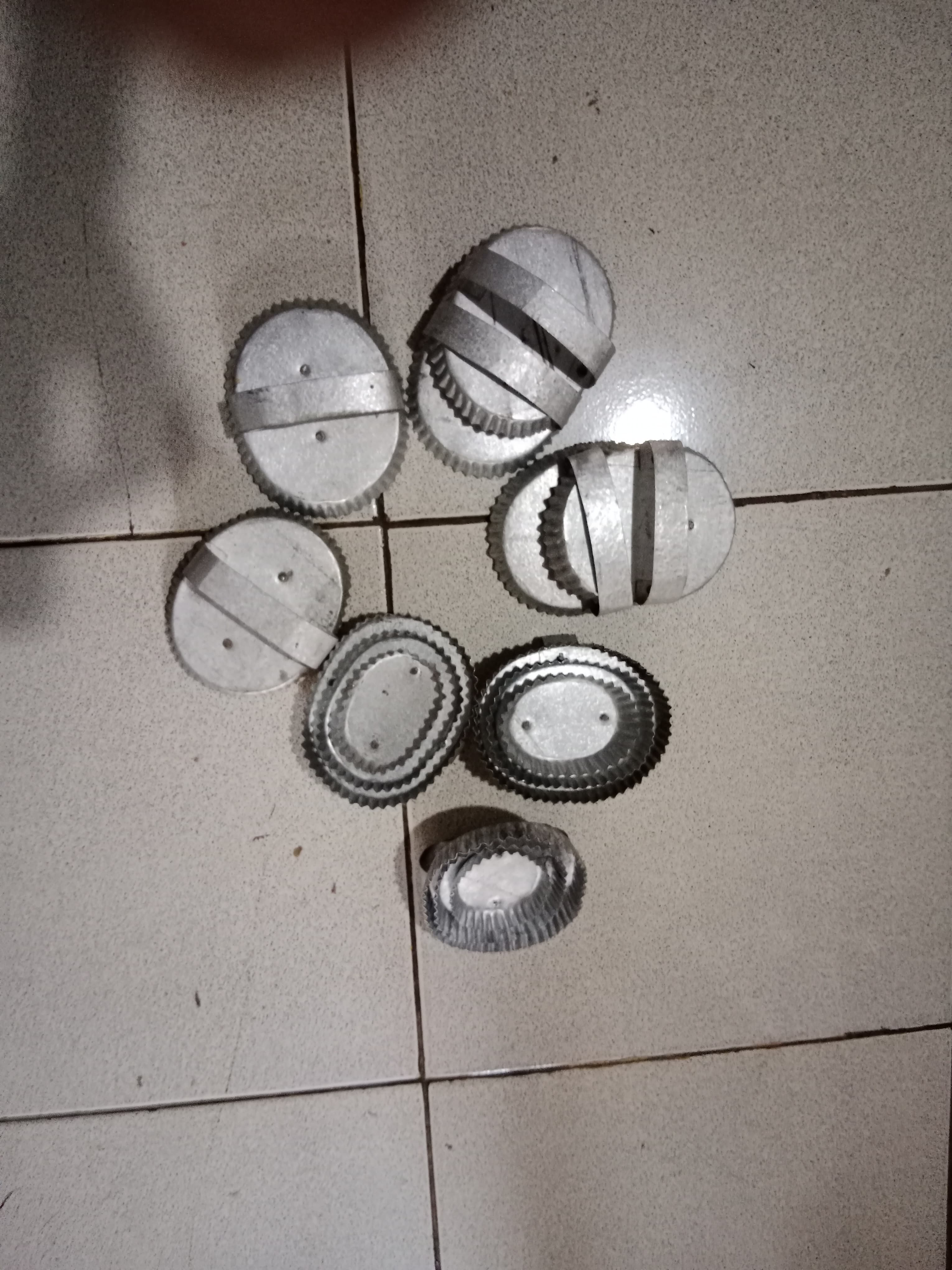 Sisir Logam Pembersih Kuda (bulat)